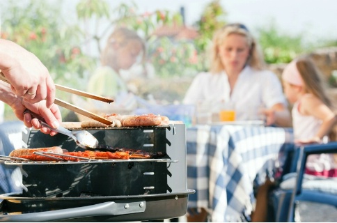 Quoi de plus convivial qu un barbecue entre amis ou en famille o18095