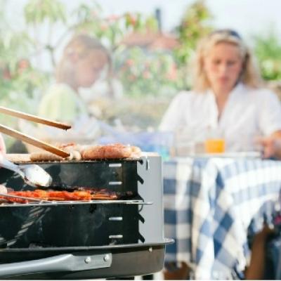 Quoi de plus convivial qu un barbecue entre amis ou en famille o18095